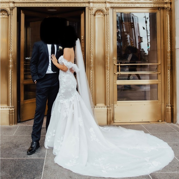 Essence of Australia Wedding Dress - Picture 3 of 7